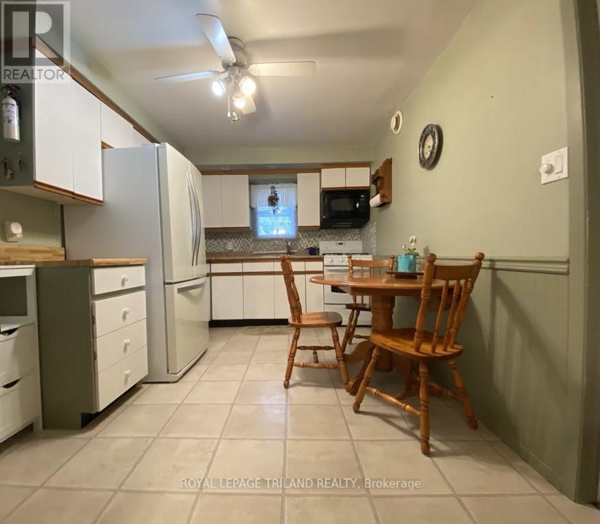 B23 - 9910 Northville Crescent, Lambton Shores, Ontario  N0M 2N0 - Photo 7 - X12200793