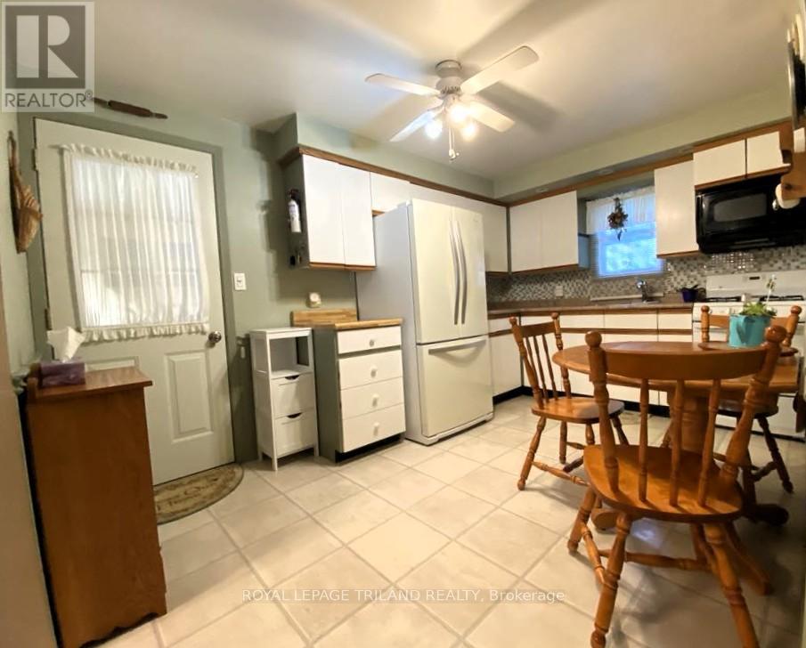 B23 - 9910 Northville Crescent, Lambton Shores, Ontario  N0M 2N0 - Photo 8 - X12200793