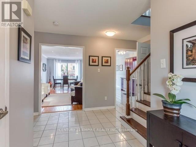 122 Muirland Crescent, Brampton, Ontario  L6X 4G2 - Photo 2 - W12200682