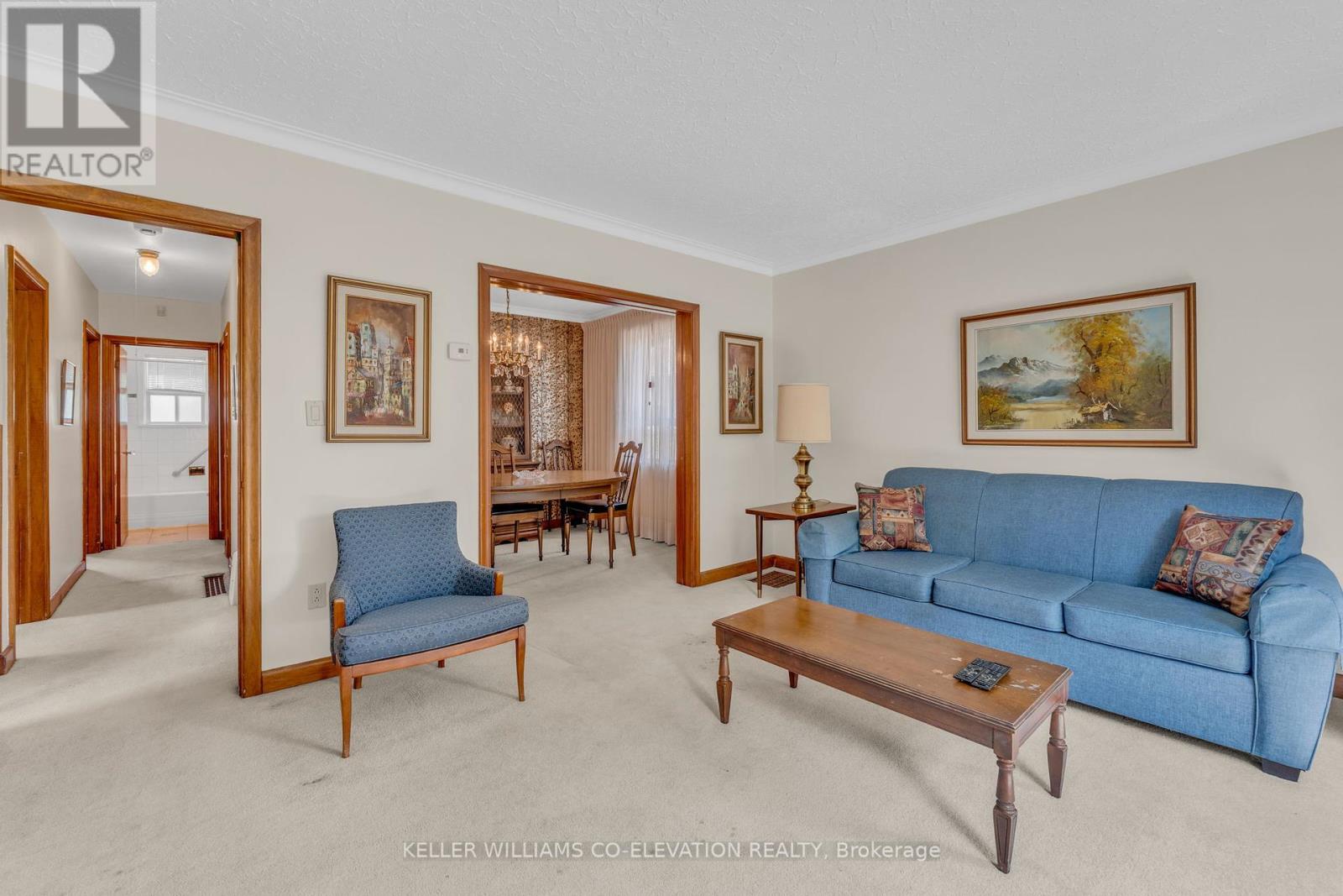 10 Robindale Avenue, Toronto, Ontario  M8W 4A9 - Photo 10 - W12200694