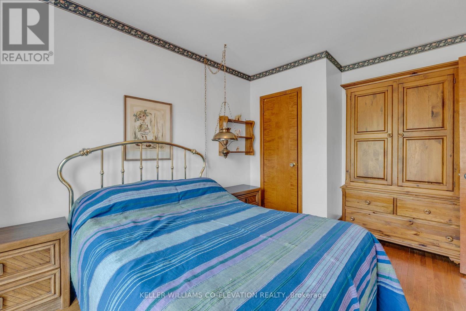 10 Robindale Avenue, Toronto, Ontario  M8W 4A9 - Photo 19 - W12200694