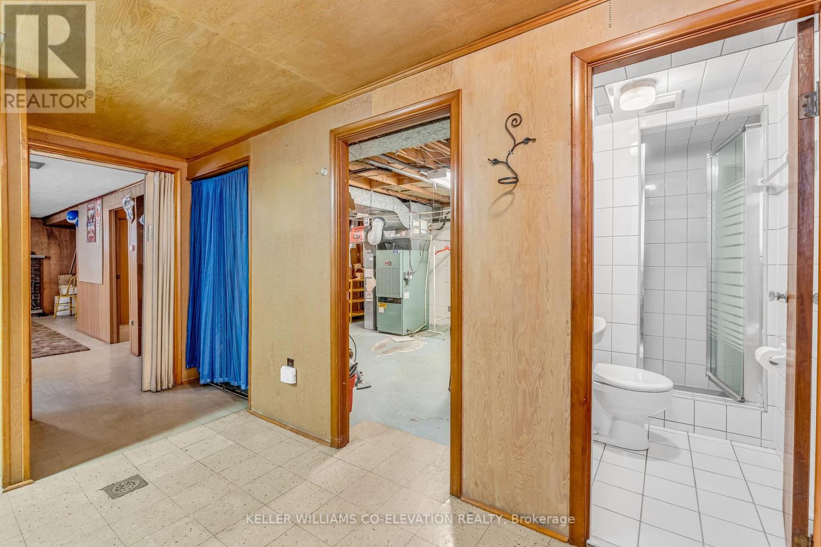 10 Robindale Avenue, Toronto, Ontario  M8W 4A9 - Photo 23 - W12200694