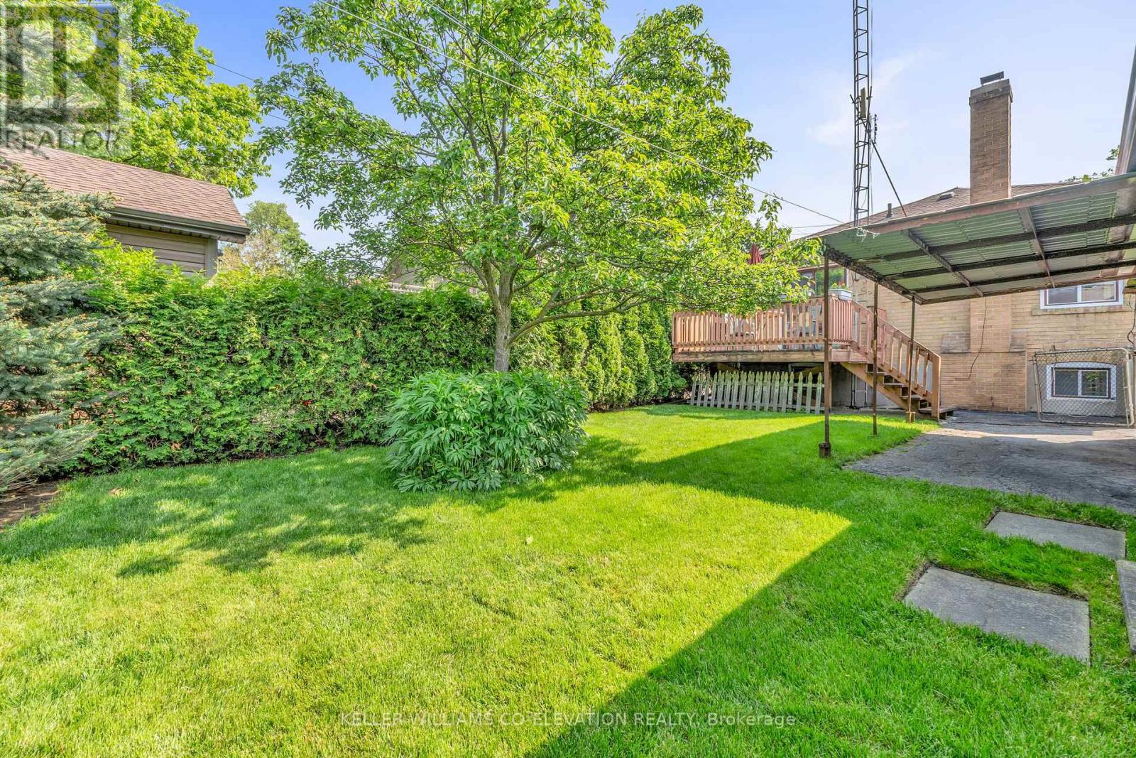 10 Robindale Avenue, Toronto, Ontario  M8W 4A9 - Photo 38 - W12200694
