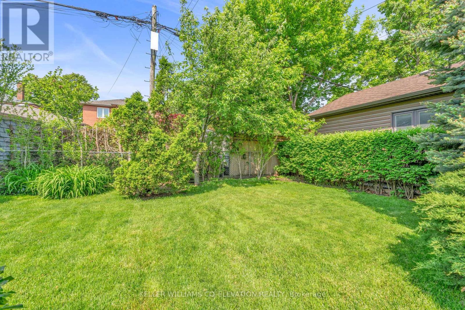 10 Robindale Avenue, Toronto, Ontario  M8W 4A9 - Photo 41 - W12200694