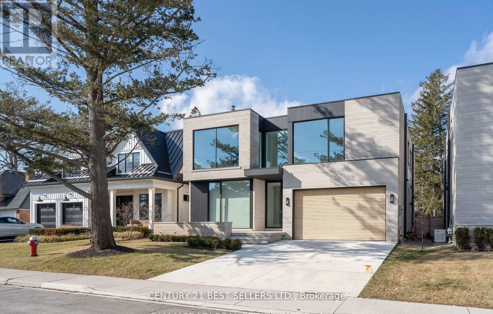 119 Cumberland Drive, Mississauga, Ontario  L5G 3N3 - Photo 1 - W12200700