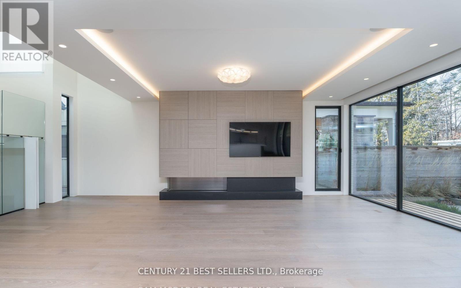 119 Cumberland Drive, Mississauga, Ontario  L5G 3N3 - Photo 6 - W12200700