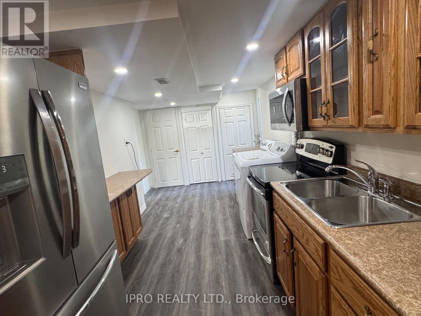 1333 Sheldon Avenue, Oakville, Ontario  L6L 2P9 - Photo 13 - W12200726