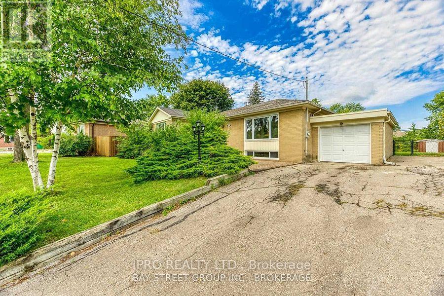 1333 Sheldon Avenue, Oakville, Ontario  L6L 2P9 - Photo 2 - W12200726
