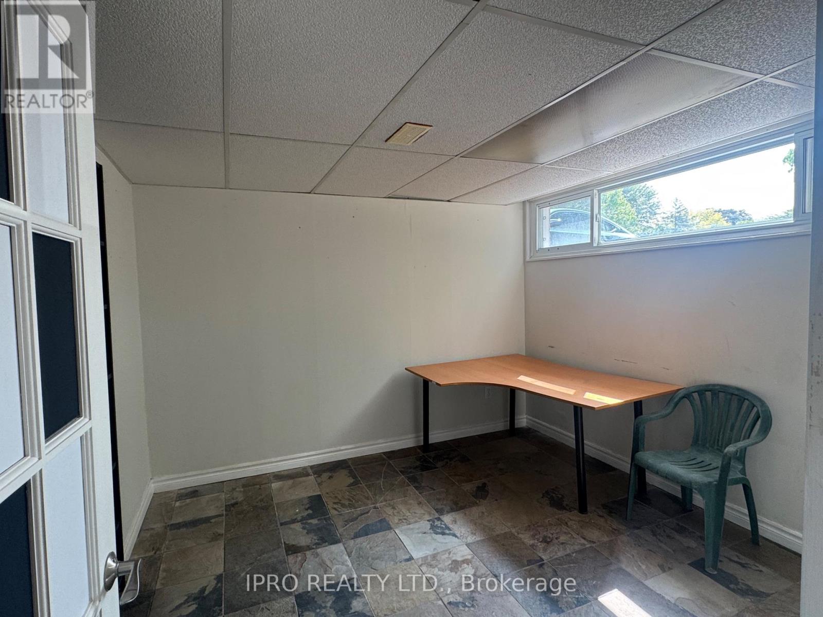 1333 Sheldon Avenue, Oakville, Ontario  L6L 2P9 - Photo 4 - W12200726