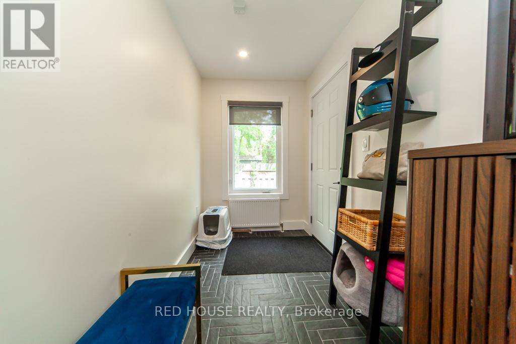 29 Pinewood Trail, Mississauga, Ontario  L5G 2L2 - Photo 15 - W12188840