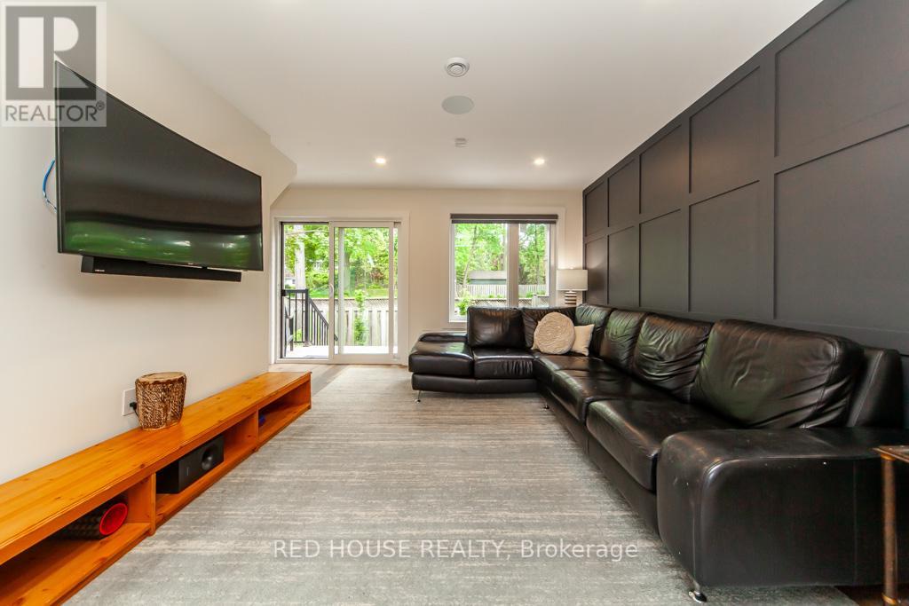 29 Pinewood Trail, Mississauga, Ontario  L5G 2L2 - Photo 13 - W12188840
