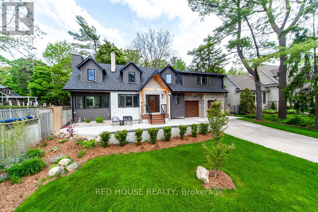29 Pinewood Trail, Mississauga, Ontario  L5G 2L2 - Photo 3 - W12188840
