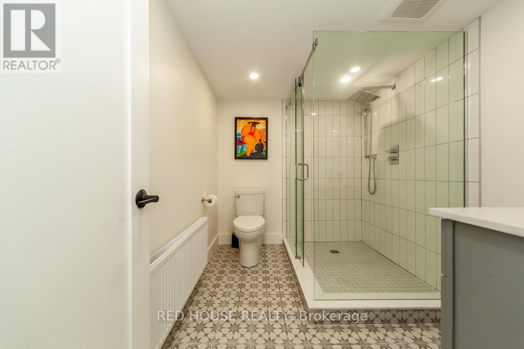 29 Pinewood Trail, Mississauga, Ontario  L5G 2L2 - Photo 33 - W12188840