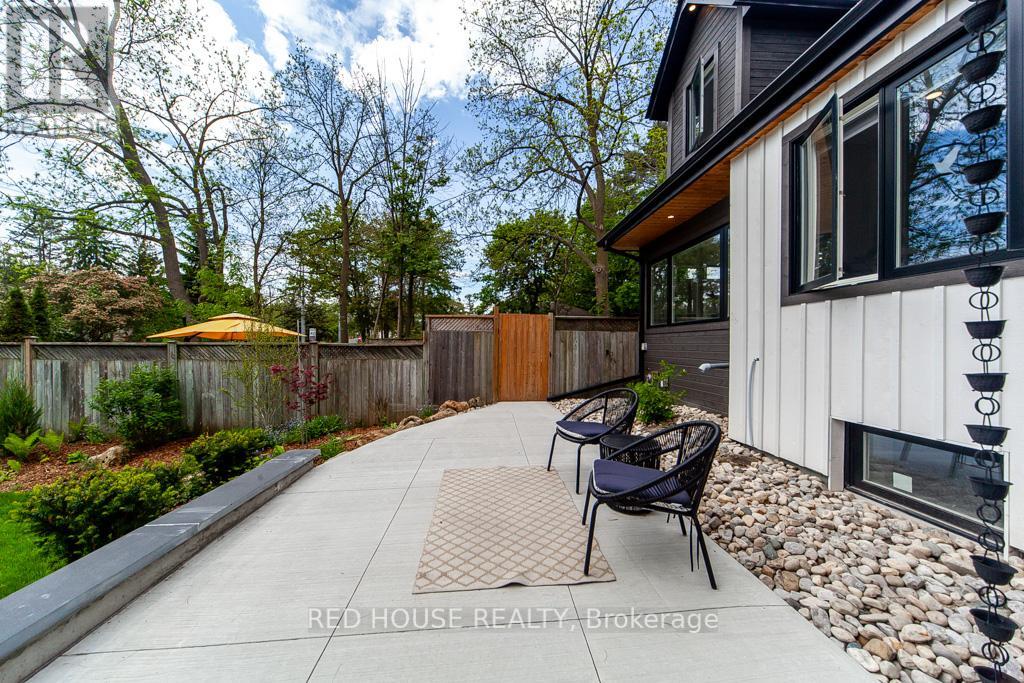 29 Pinewood Trail, Mississauga, Ontario  L5G 2L2 - Photo 4 - W12188840