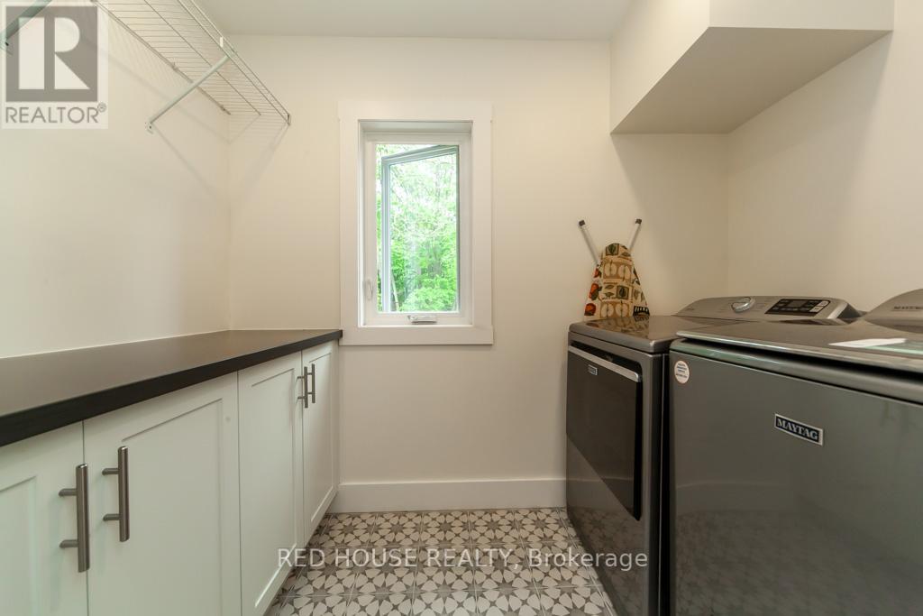 29 Pinewood Trail, Mississauga, Ontario  L5G 2L2 - Photo 28 - W12188840