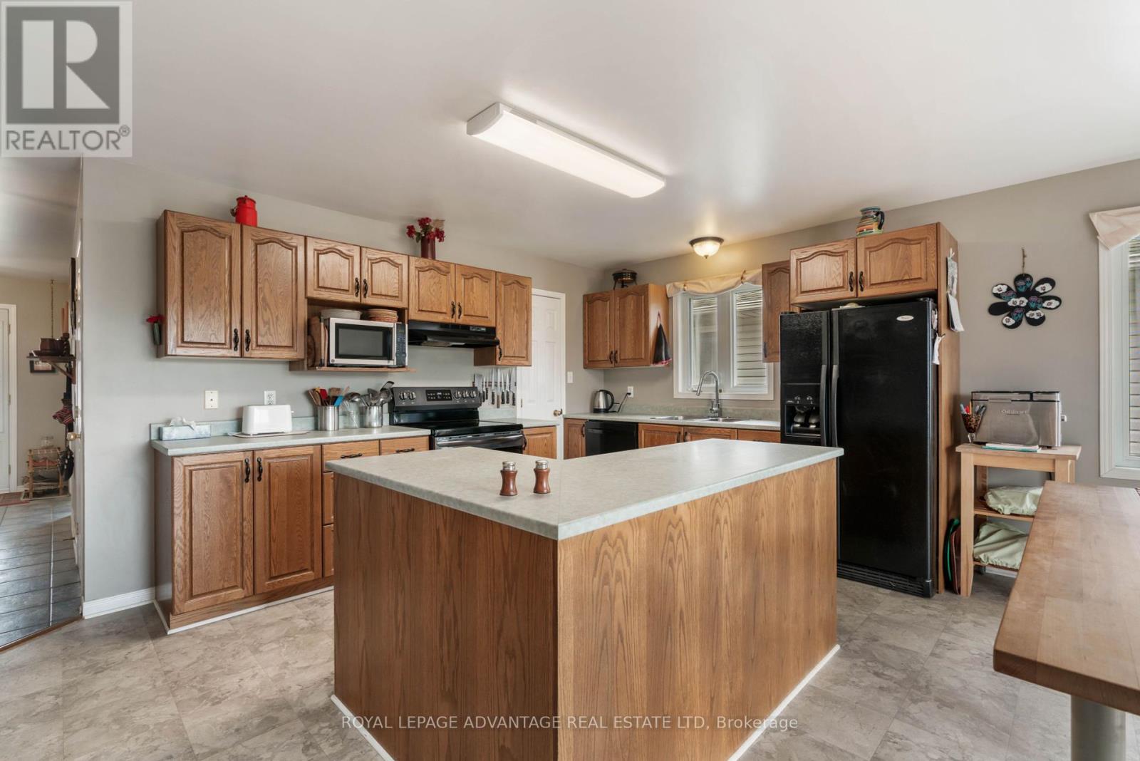264 Glenwood Crescent, Smiths Falls, Ontario  K7A 5L1 - Photo 11 - X12101143
