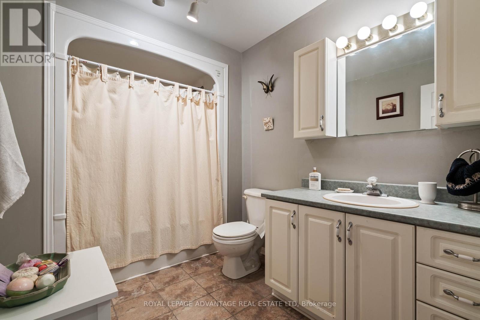 264 Glenwood Crescent, Smiths Falls, Ontario  K7A 5L1 - Photo 24 - X12101143