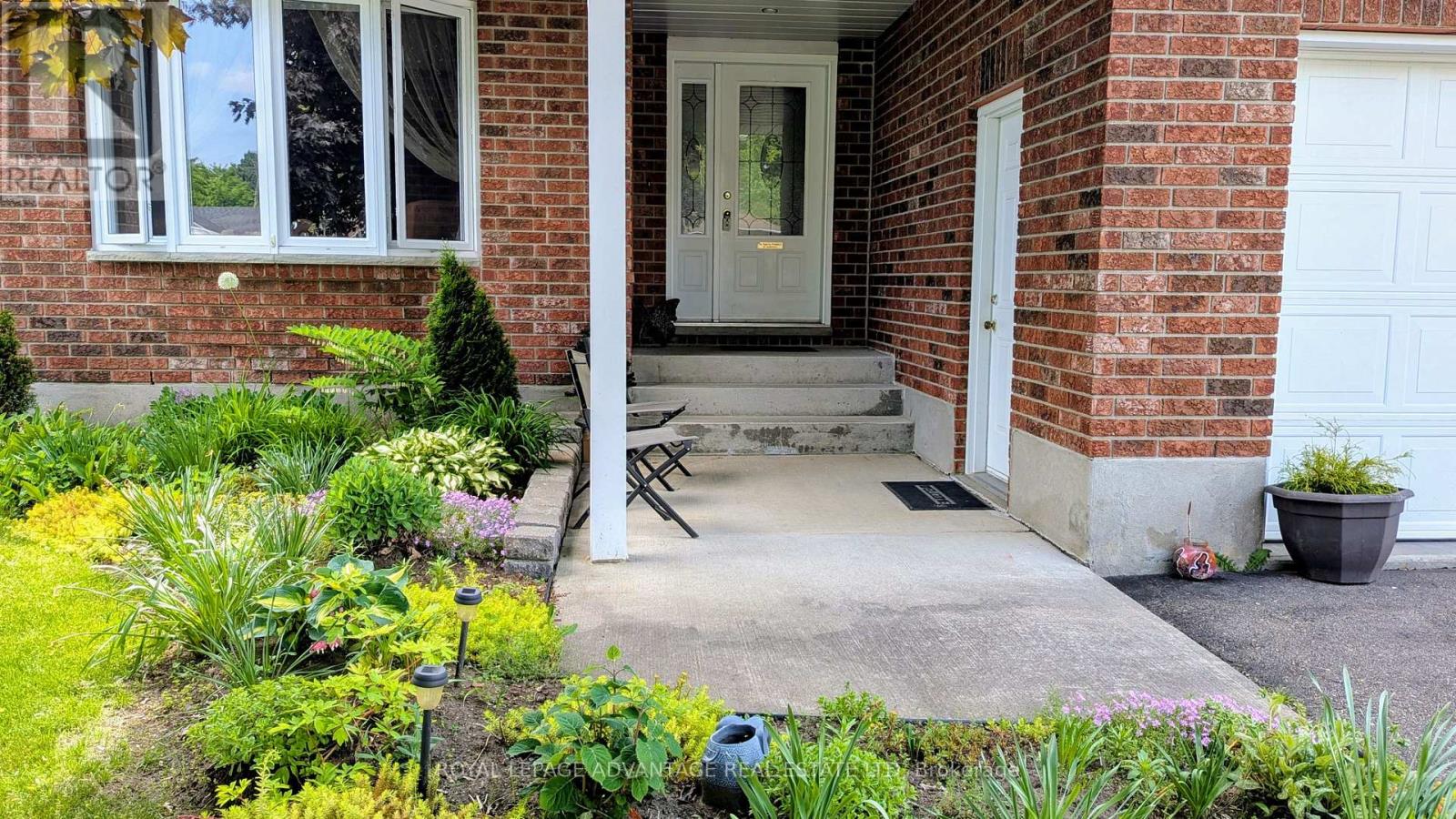 264 Glenwood Crescent, Smiths Falls, Ontario  K7A 5L1 - Photo 3 - X12101143
