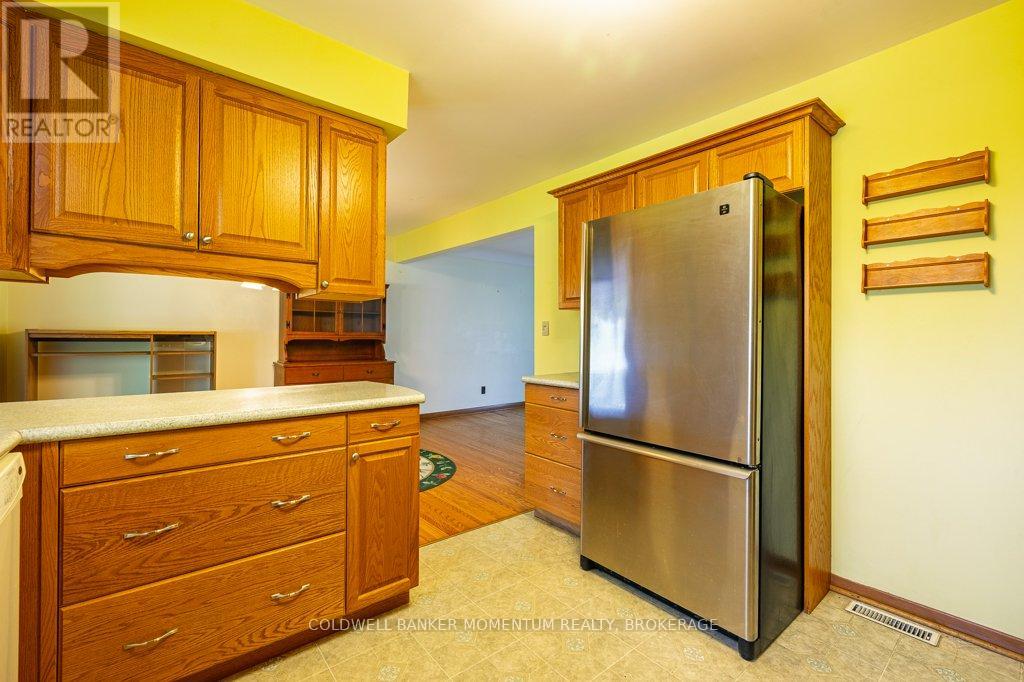 82 Mcdonald Avenue, Thorold (Thorold Downtown), Ontario  L2V 3E7 - Photo 14 - X12200740