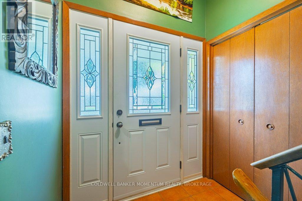 82 Mcdonald Avenue, Thorold (Thorold Downtown), Ontario  L2V 3E7 - Photo 3 - X12200740