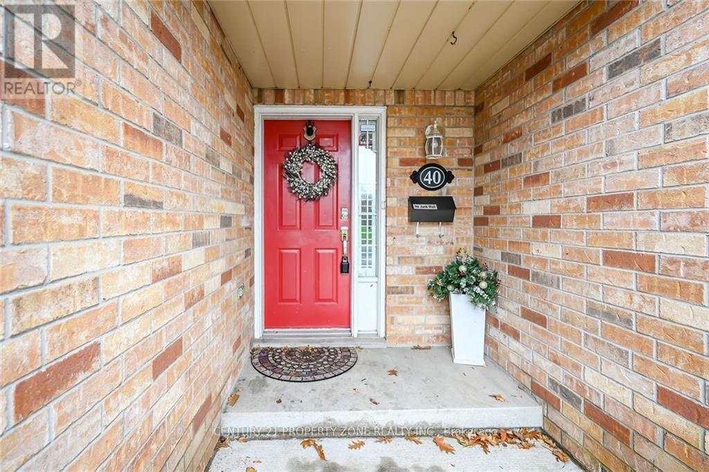 40 Frances Avenue, Hamilton, Ontario  L8E 5V6 - Photo 2 - X12200686