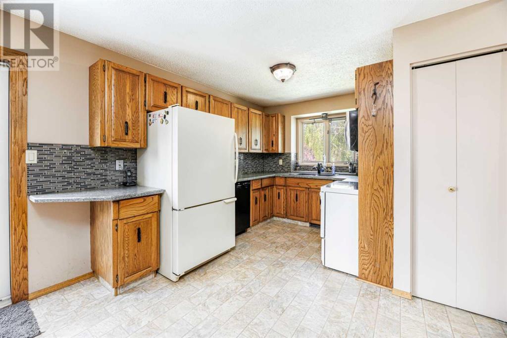 Property at 24 Caswell Close image 5