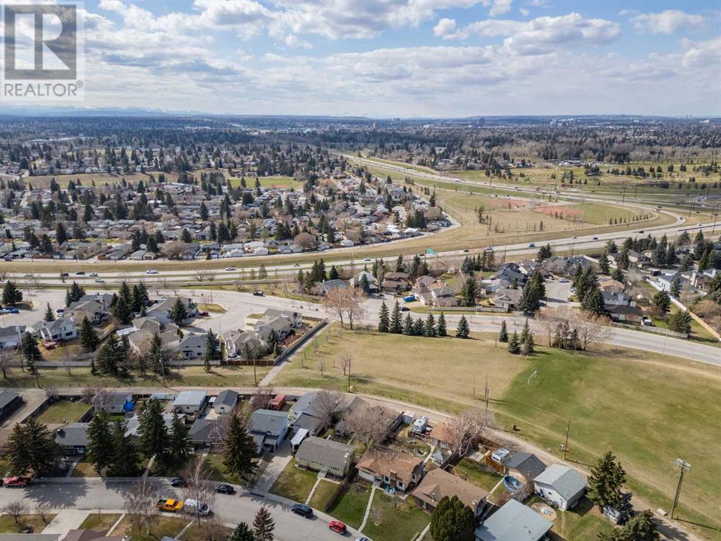 327 Queensland Circle Se, Calgary, Alberta  T2J 4E3 - Photo 48 - A2214151