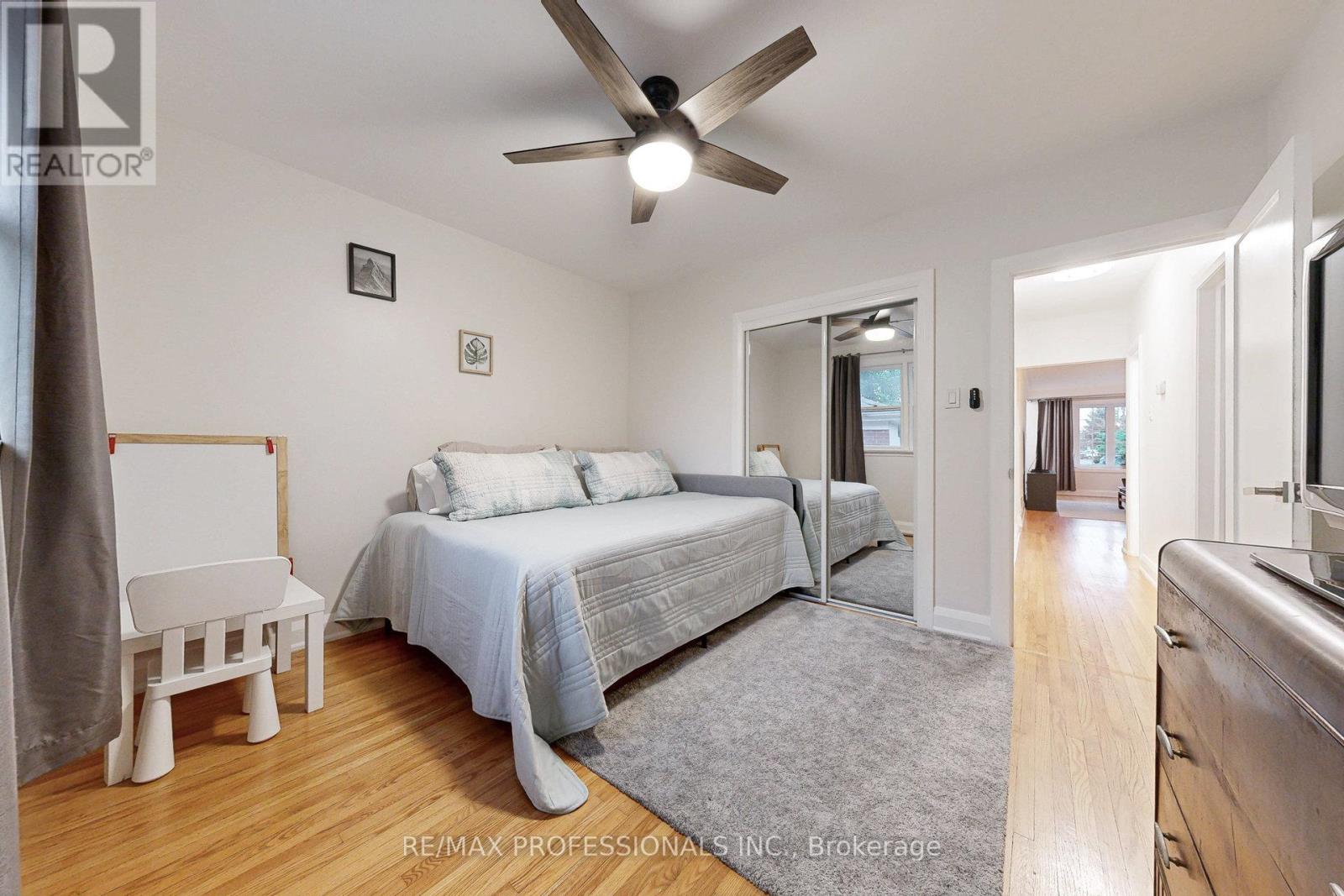 20 Slidell Crescent, Toronto (Parkwoods-Donalda), Ontario  M3A 2C4 - Photo 15 - C12196129