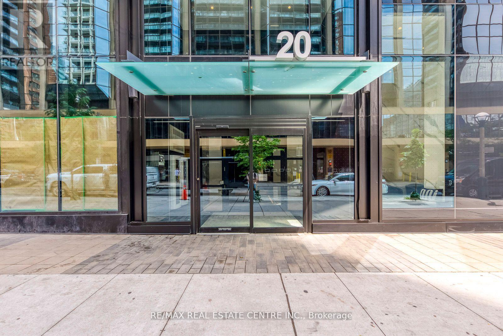 406 - 20 Edward Street, Toronto, Ontario  M5G 1C9 - Photo 4 - C12200767