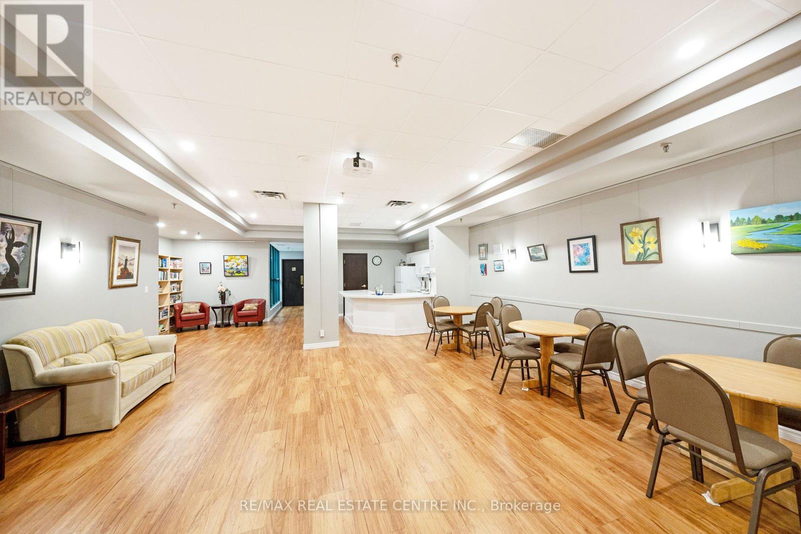 Ss01 - 100 Millside Drive, Milton, Ontario  L9T 5E2 - Photo 39 - W12200538