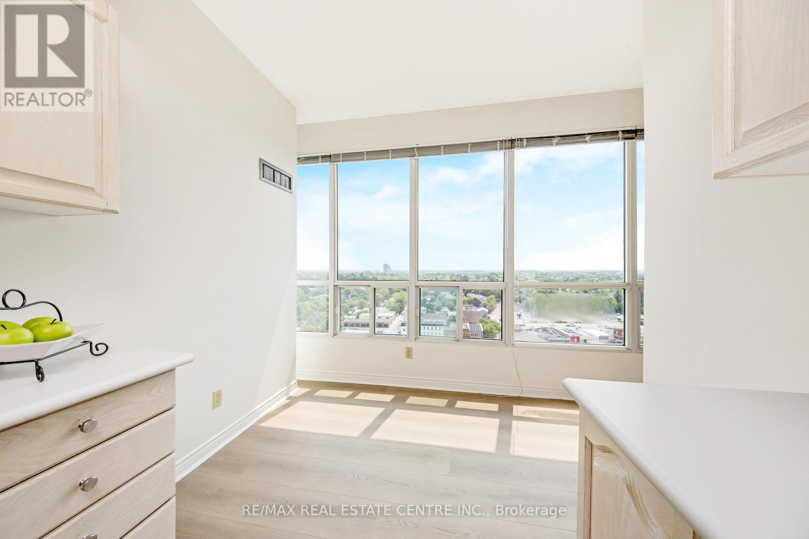 Ss01 - 100 Millside Drive, Milton, Ontario  L9T 5E2 - Photo 20 - W12200538