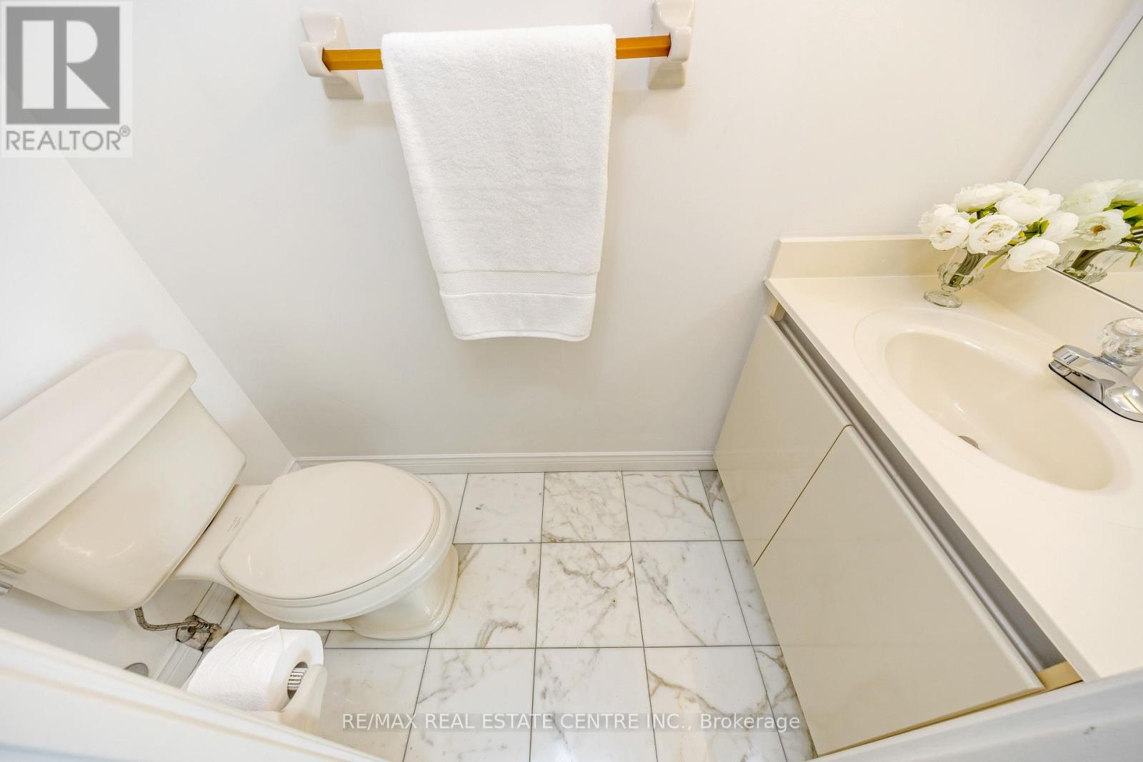 Ss01 - 100 Millside Drive, Milton, Ontario  L9T 5E2 - Photo 8 - W12200538