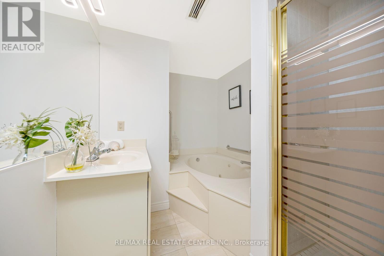 Ss01 - 100 Millside Drive, Milton, Ontario  L9T 5E2 - Photo 38 - W12200538