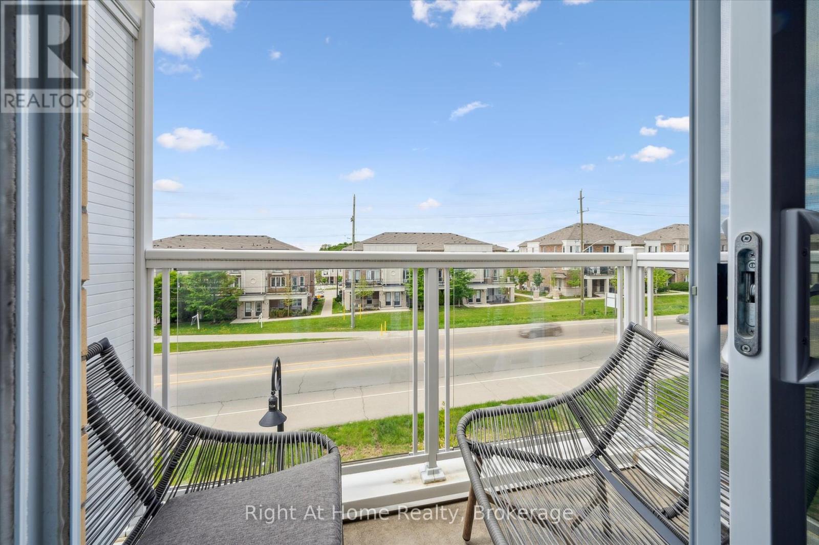 1586 Fischer-Hallman Road, Kitchener, Ontario  N2R 0R7 - Photo 16 - X12191249