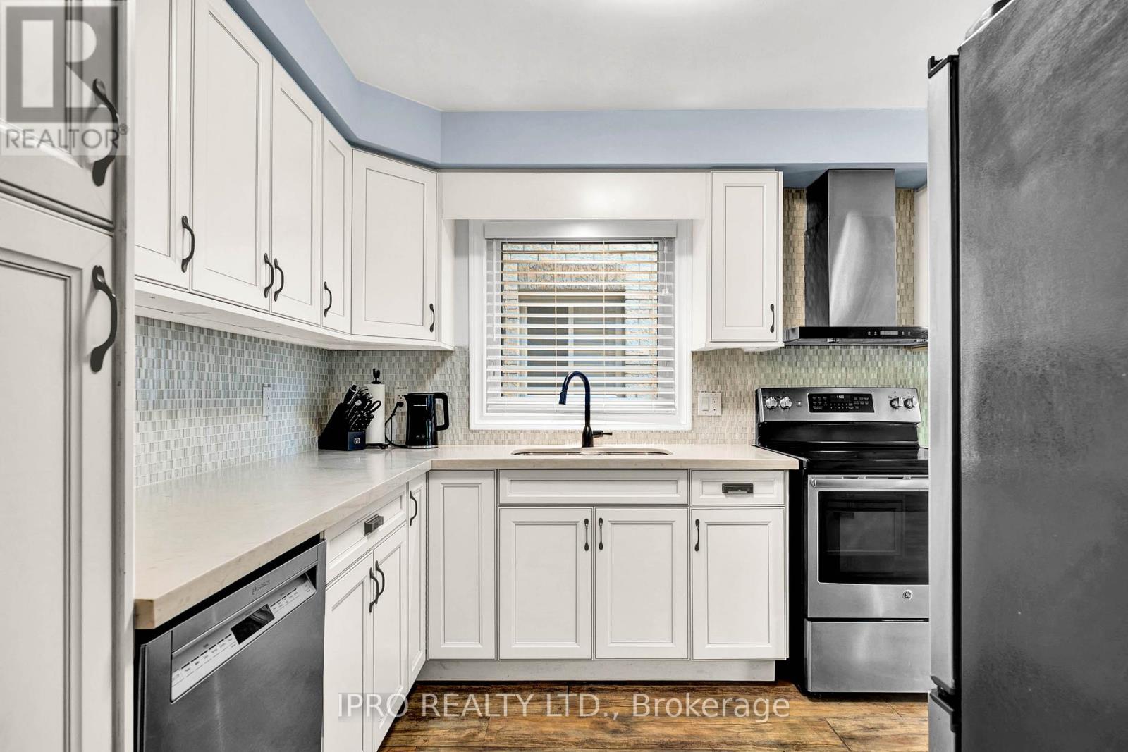 1259 Stephenson Drive, Burlington, Ontario  L7S 2B3 - Photo 11 - W12200732