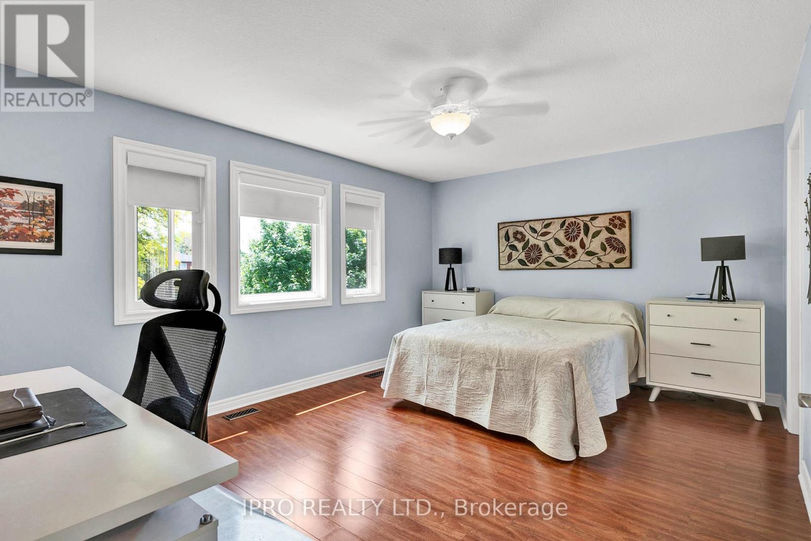 1259 Stephenson Drive, Burlington, Ontario  L7S 2B3 - Photo 15 - W12200732