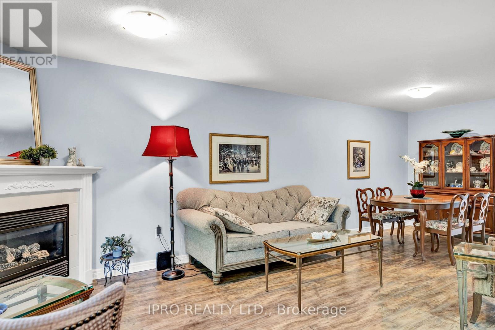 1259 Stephenson Drive, Burlington, Ontario  L7S 2B3 - Photo 6 - W12200732
