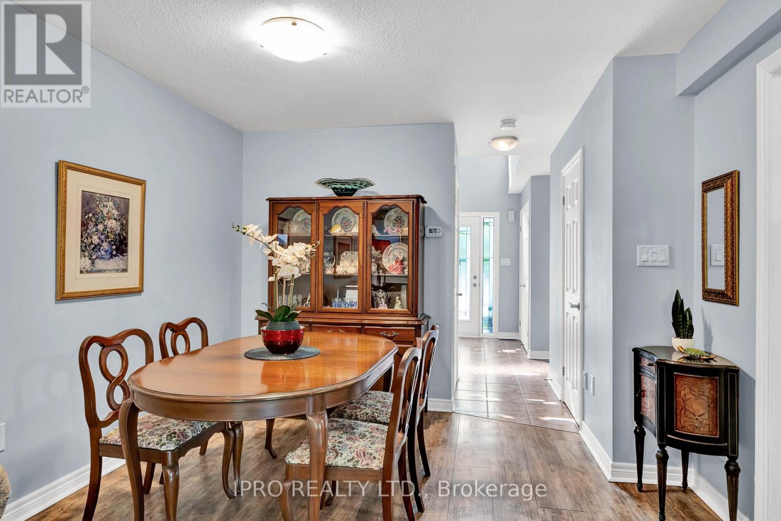 1259 Stephenson Drive, Burlington, Ontario  L7S 2B3 - Photo 7 - W12200732