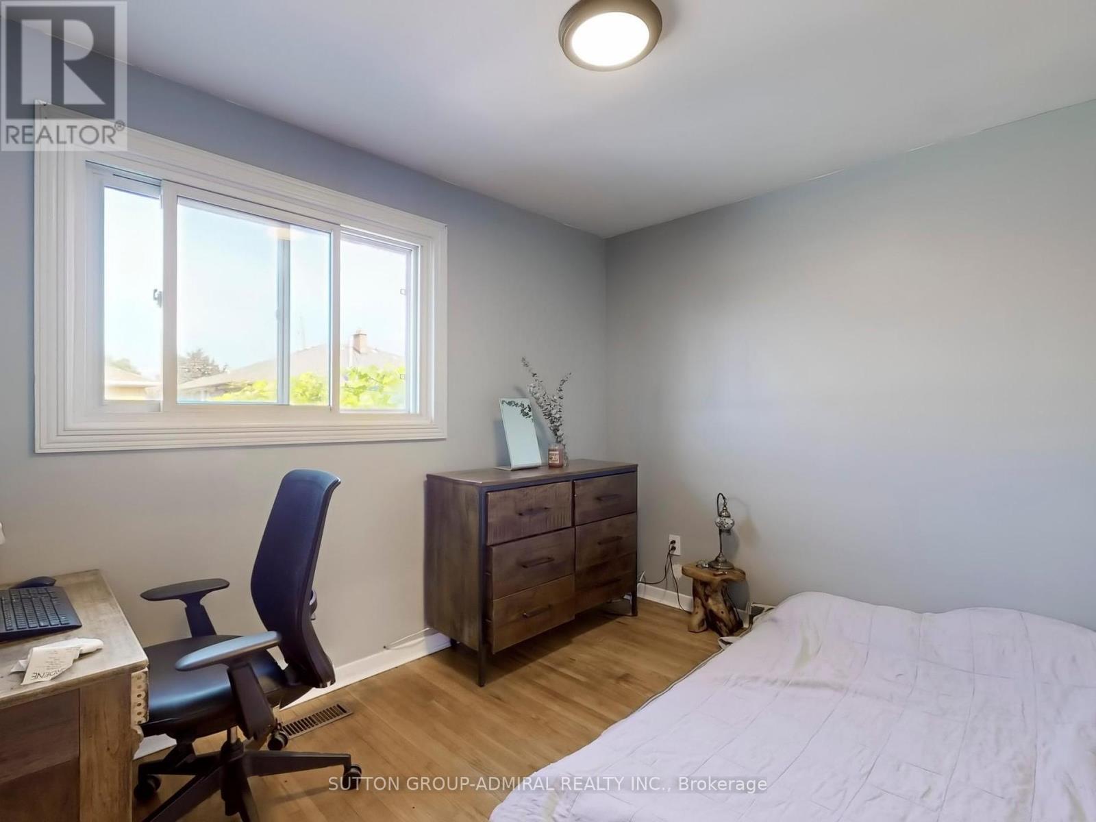 31 Charrington Crescent, Toronto, Ontario  M3L 2C3 - Photo 19 - W12200773