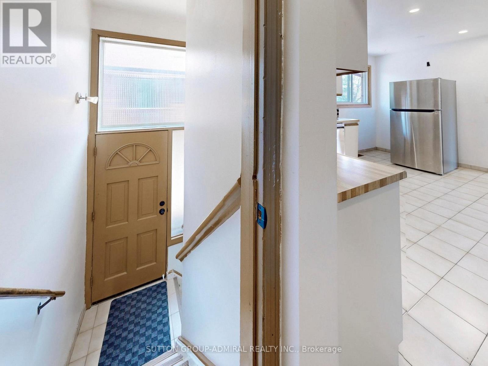 31 Charrington Crescent, Toronto, Ontario  M3L 2C3 - Photo 24 - W12200773