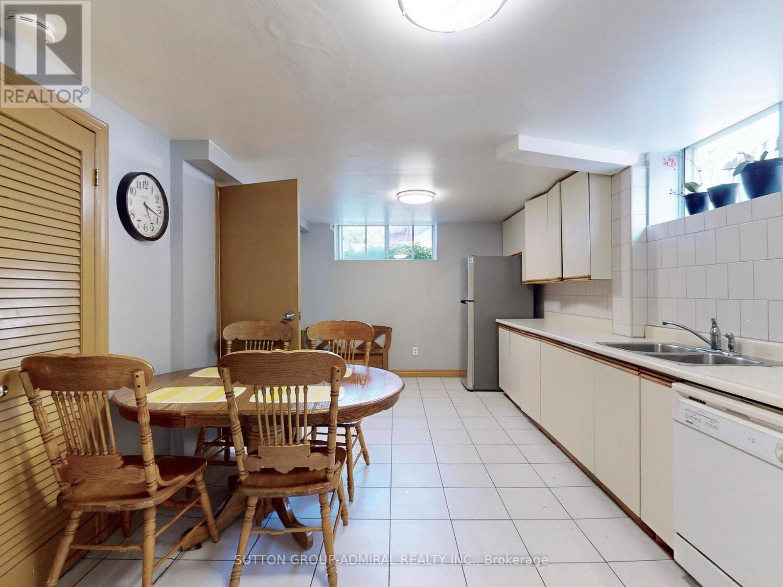 31 Charrington Crescent, Toronto, Ontario  M3L 2C3 - Photo 27 - W12200773