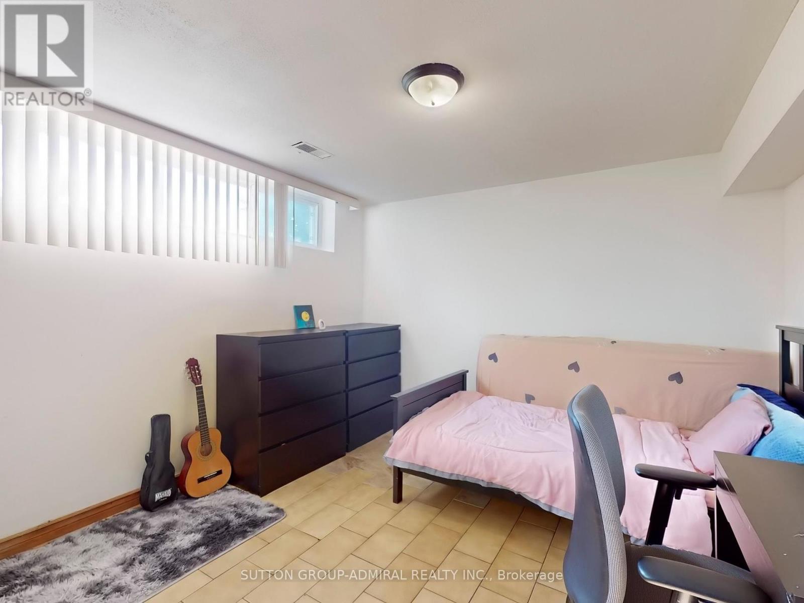 31 Charrington Crescent, Toronto, Ontario  M3L 2C3 - Photo 36 - W12200773