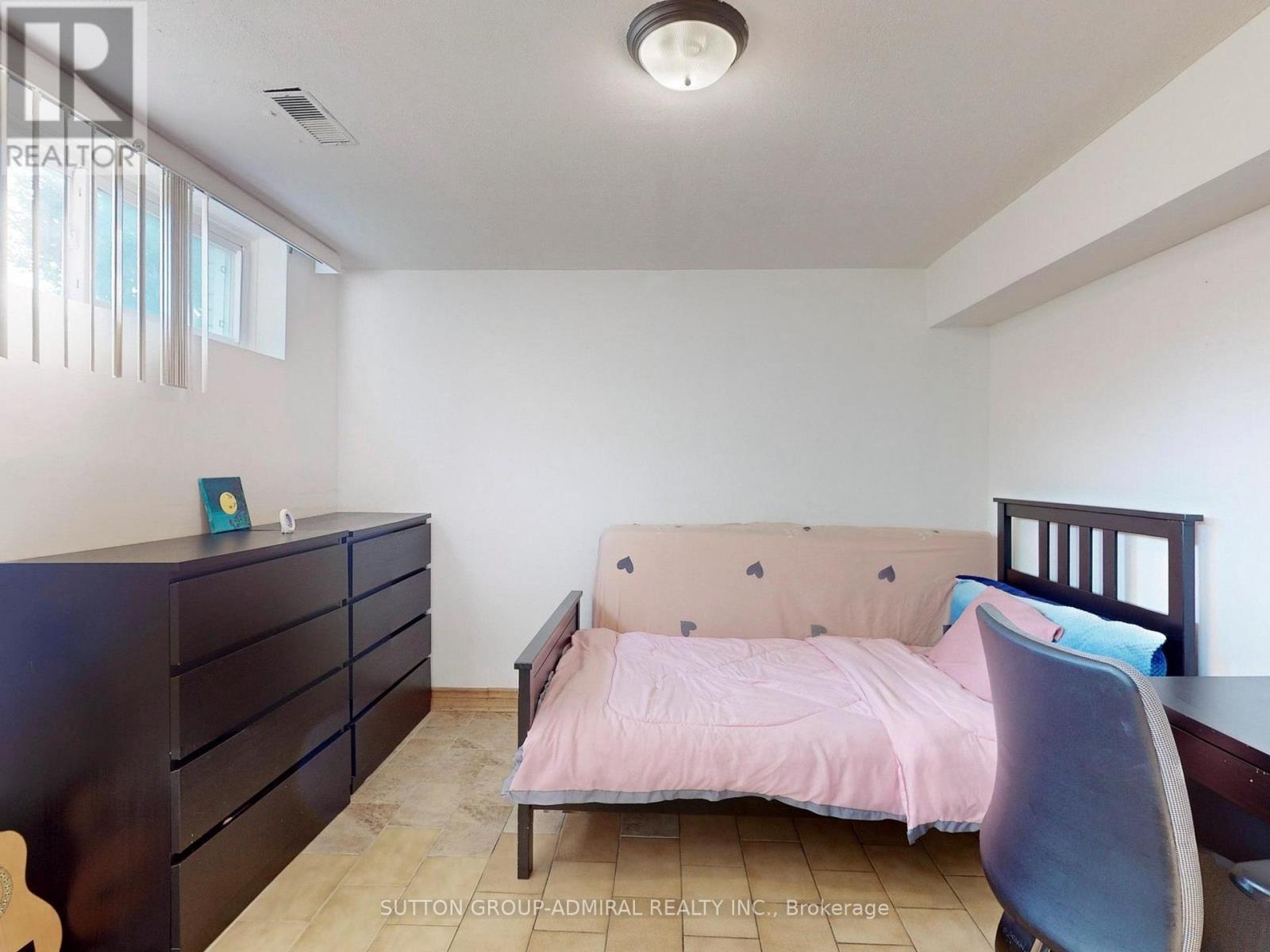 31 Charrington Crescent, Toronto, Ontario  M3L 2C3 - Photo 37 - W12200773