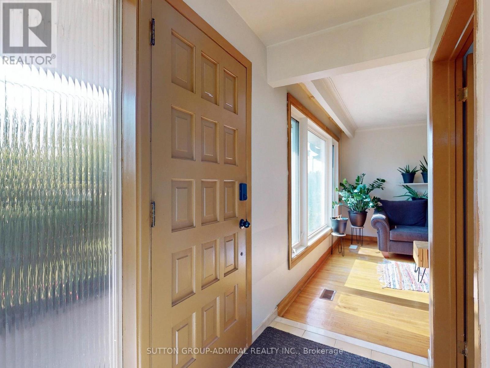 31 Charrington Crescent, Toronto, Ontario  M3L 2C3 - Photo 4 - W12200773
