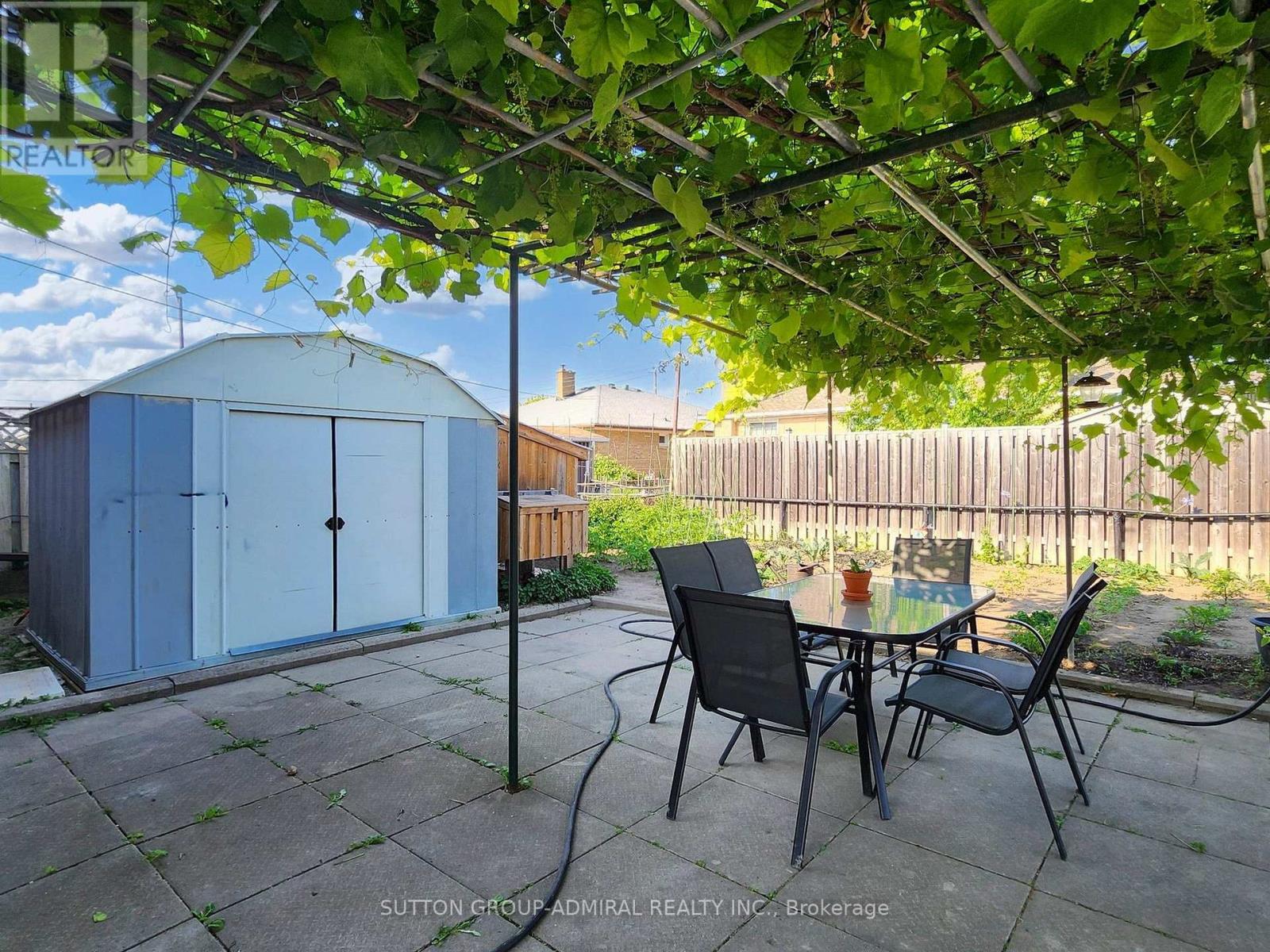 31 Charrington Crescent, Toronto (Glenfield-Jane Heights), Ontario  M3L 2C3 - Photo 49 - W12200773