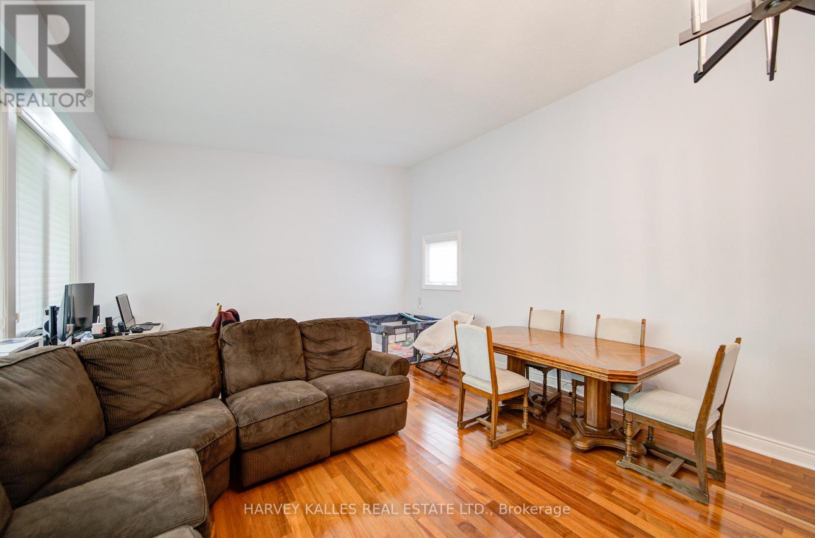 29 Lois Avenue, Toronto, Ontario  M6B 3K4 - Photo 12 - W12200774