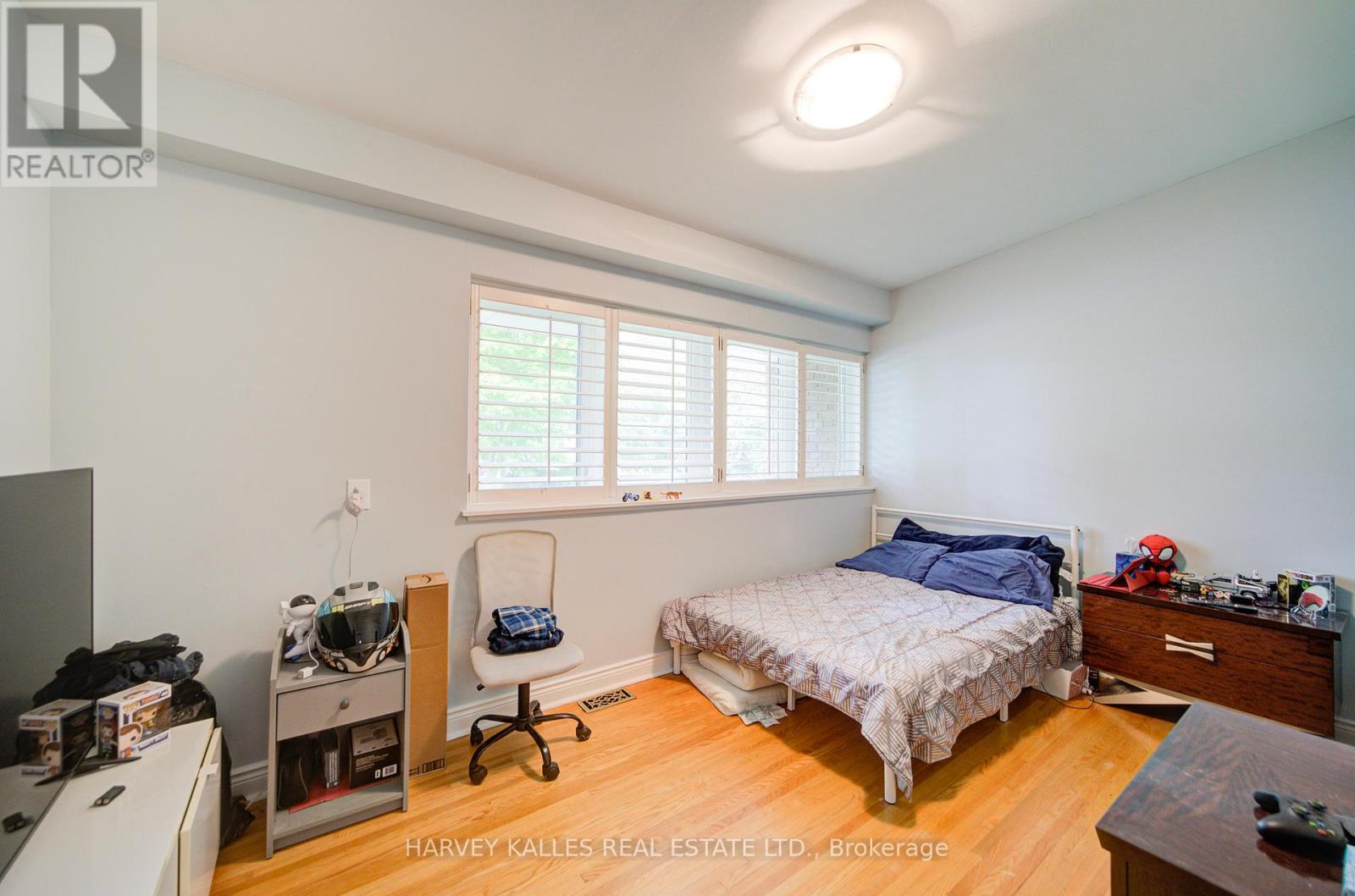 29 Lois Avenue, Toronto, Ontario  M6B 3K4 - Photo 20 - W12200774