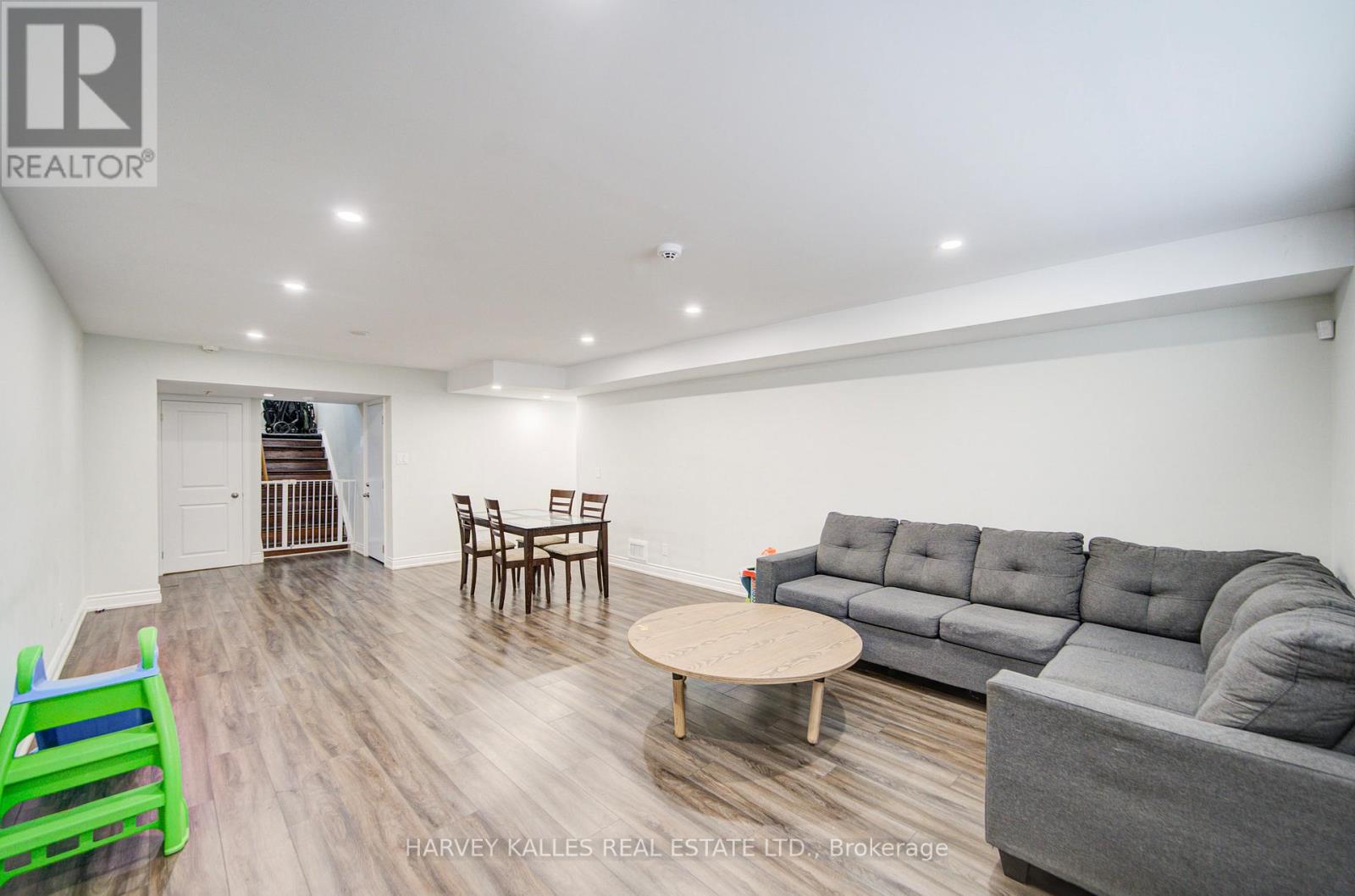 29 Lois Avenue, Toronto, Ontario  M6B 3K4 - Photo 32 - W12200774