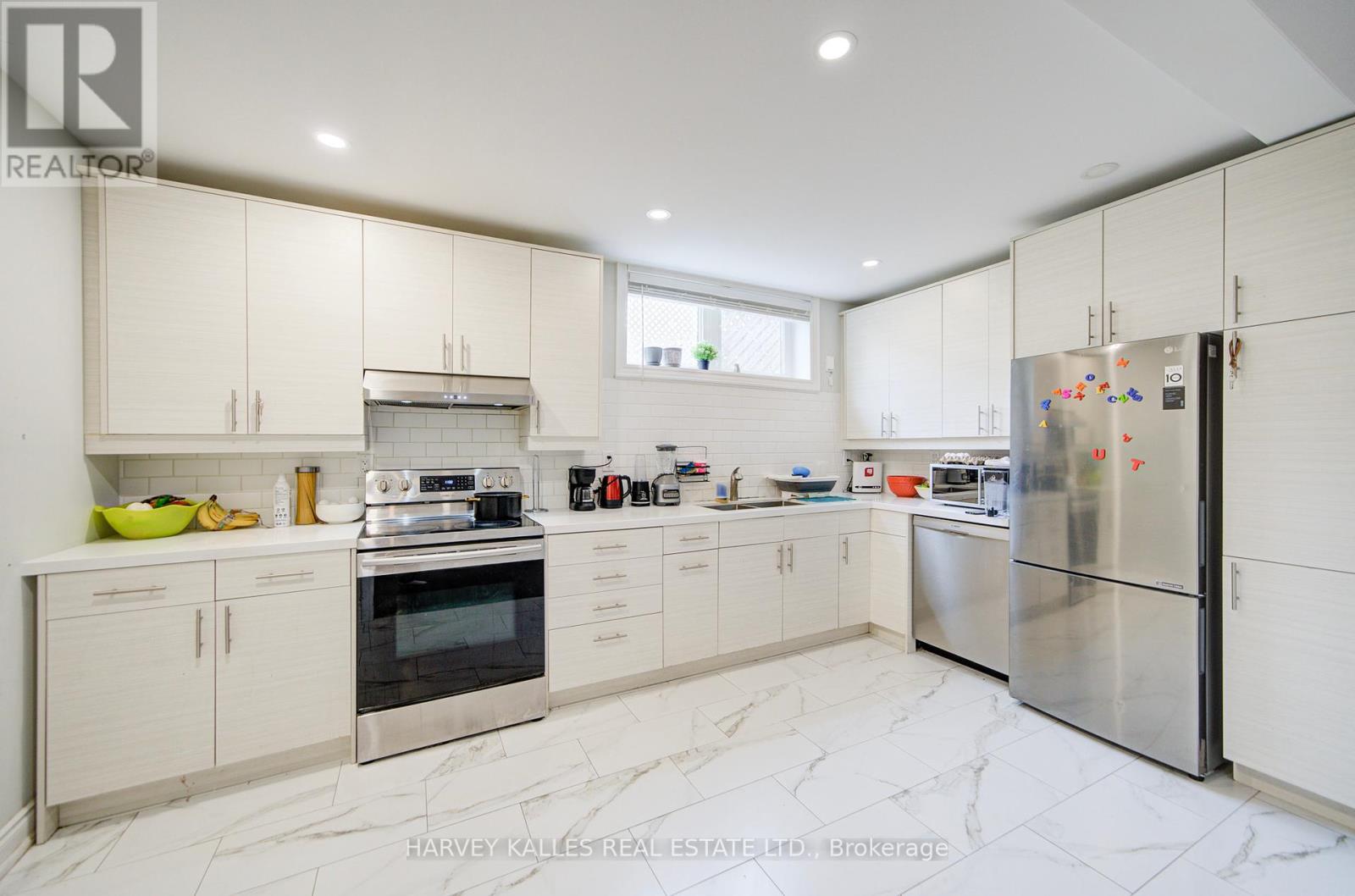 29 Lois Avenue, Toronto, Ontario  M6B 3K4 - Photo 36 - W12200774