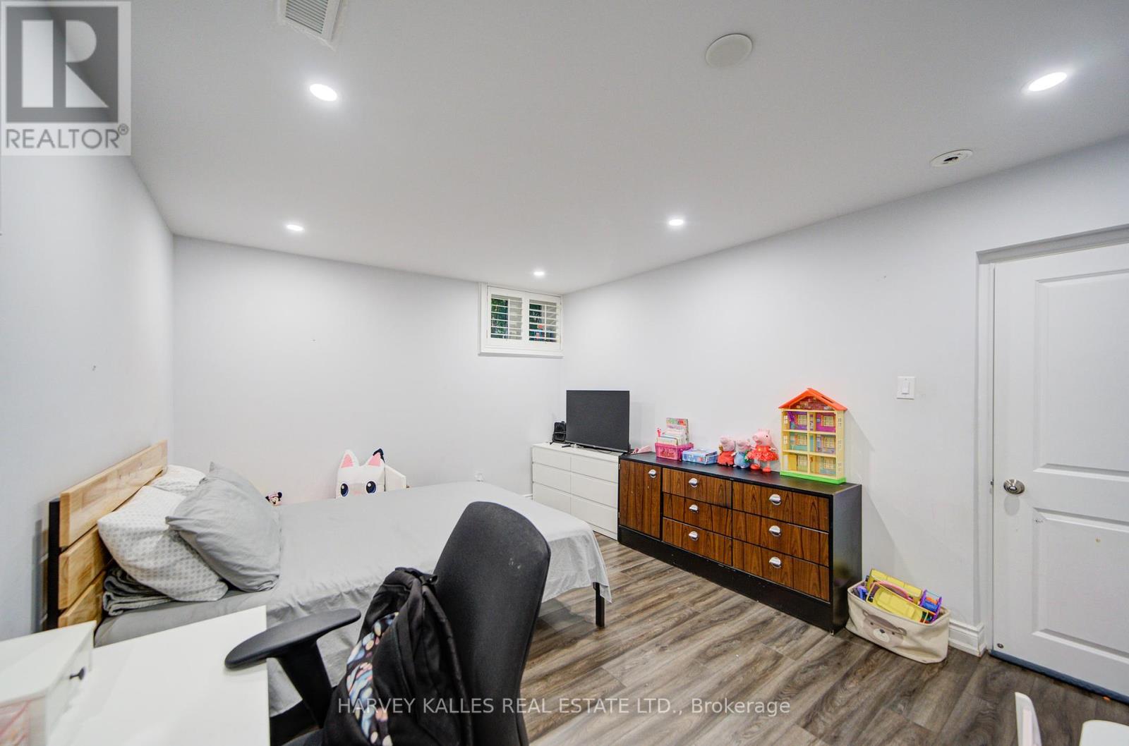 29 Lois Avenue, Toronto, Ontario  M6B 3K4 - Photo 40 - W12200774